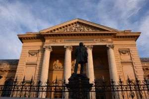 Admission 2025 to medical universities: thousands of candidates compete for a future in healthcare